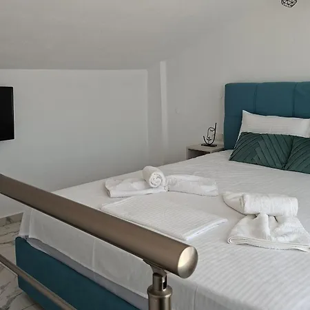 Emerald Apartment