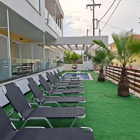 Emerald Apartment *